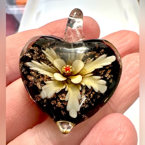 Vintage Glass Heart Pendant Black Floral Lampwork Style Gold Fleck Art Glass - Picture 3 of 3